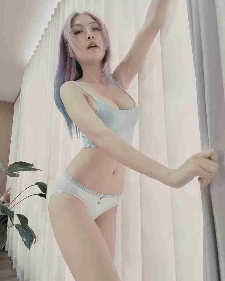 JennyJenz เจนจิรา ปรารมภ์ OnlyFans นางแบบ